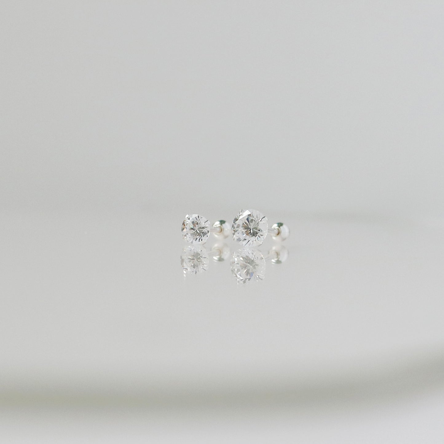 Classic shine piercing