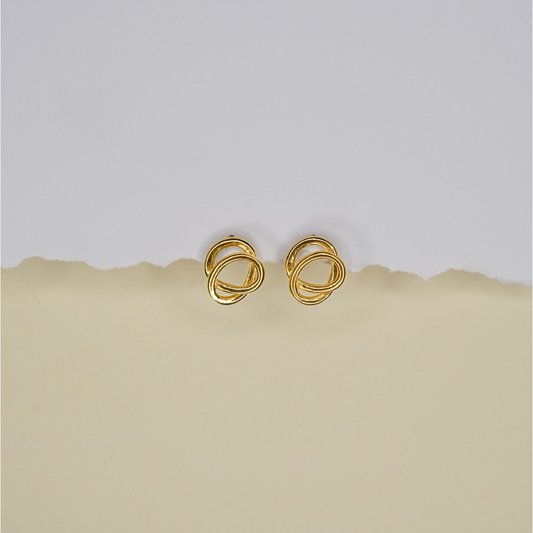 Double swirl studs