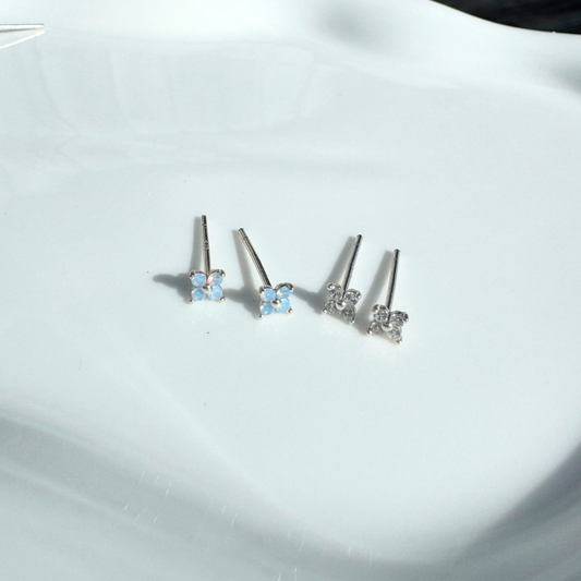 Shimmering clover studs