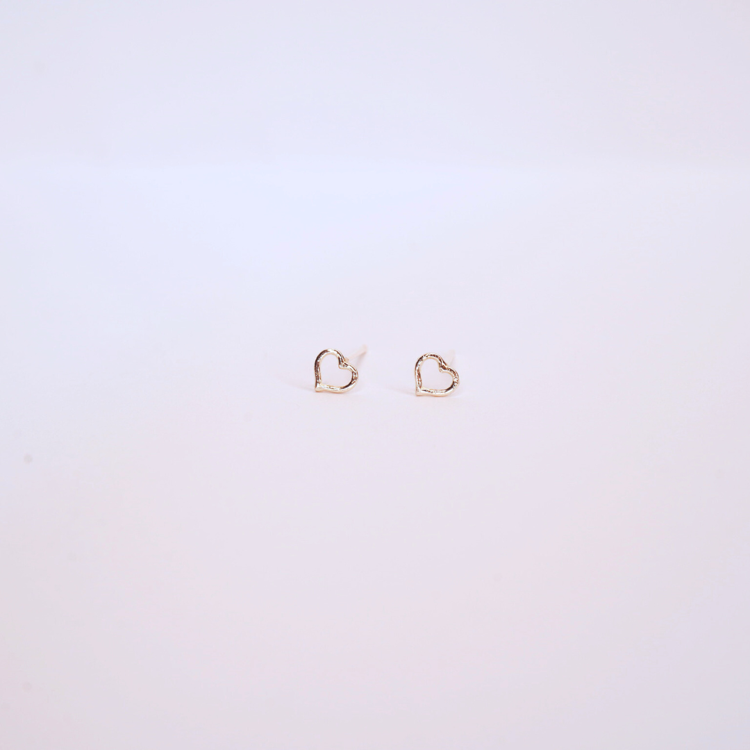 Petite heartline studs