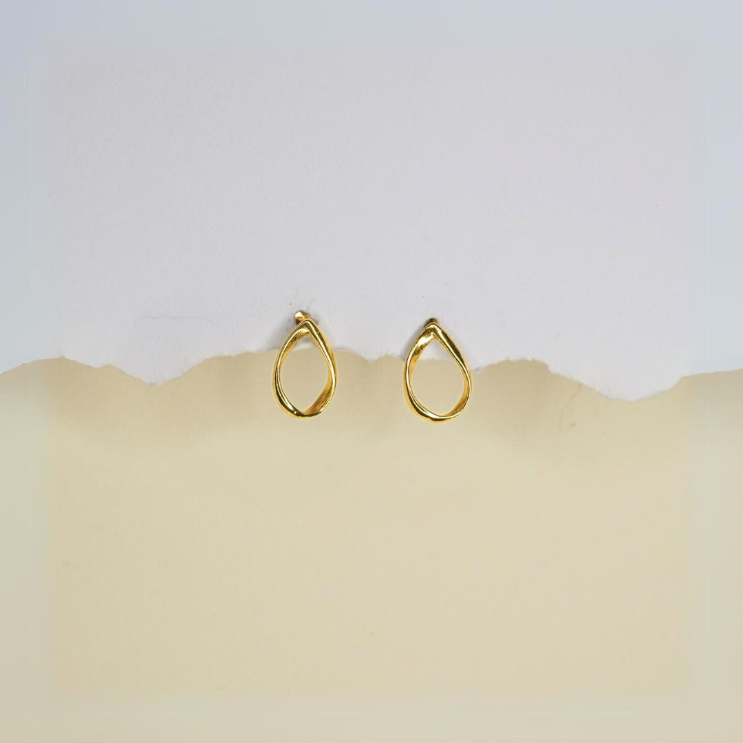 Dewdrop twist studs