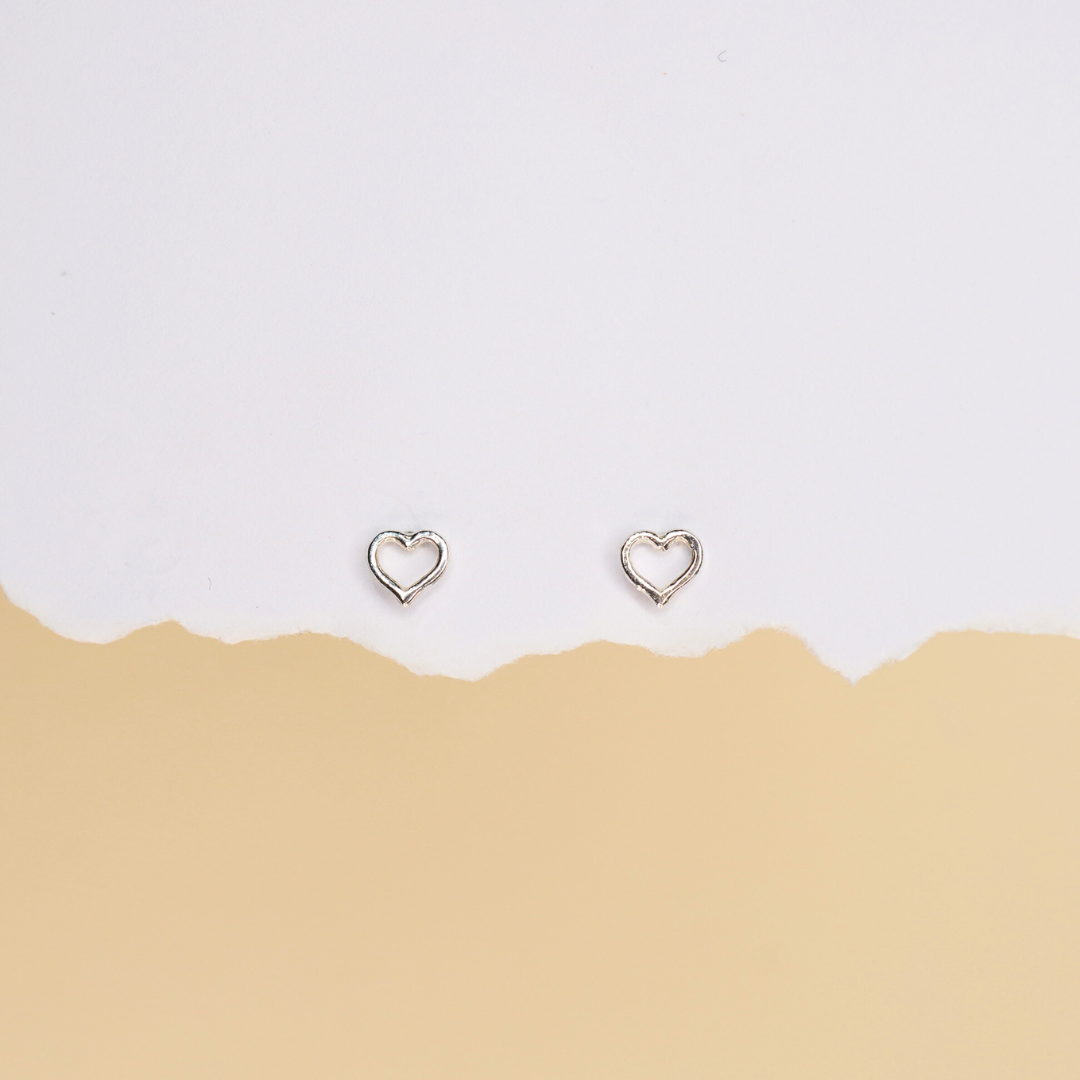 Petite heartline studs