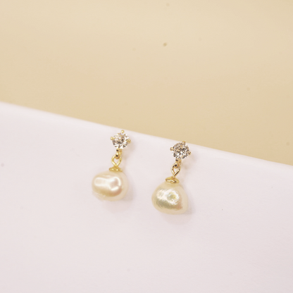 Elegant pearl drops