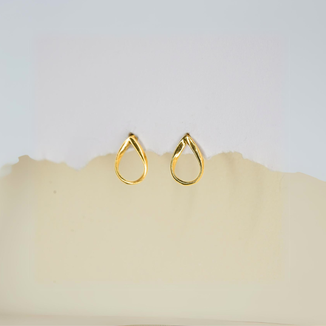 Dewdrop twist studs