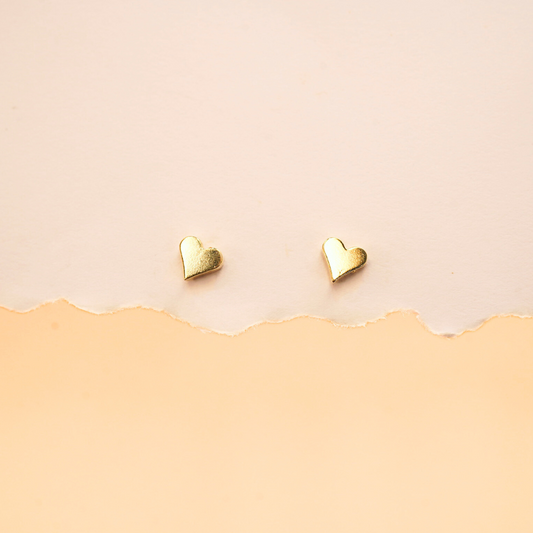 Classic heart studs