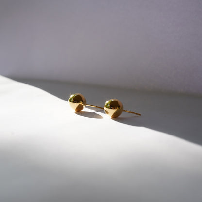 Essential gold studs