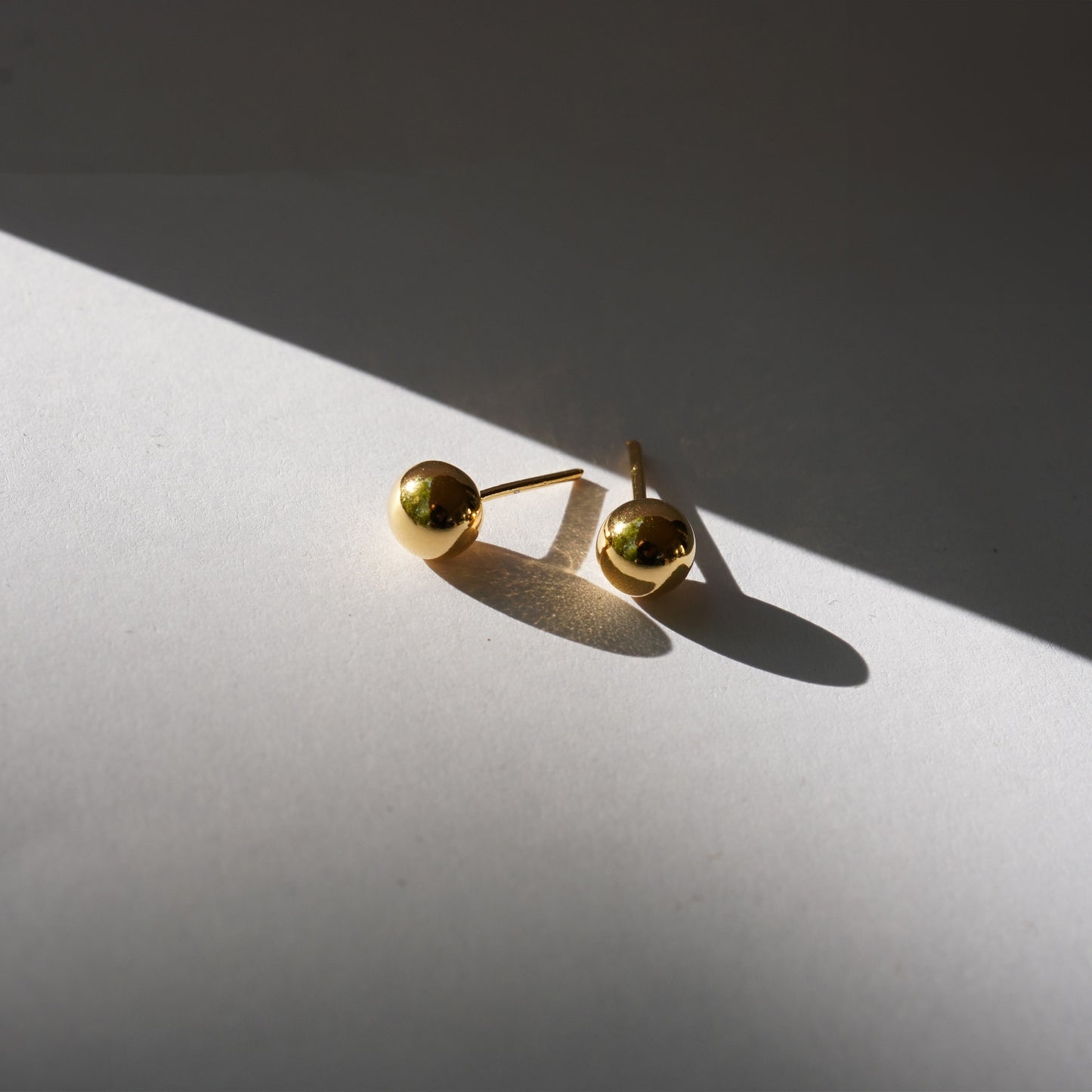 Essential gold studs