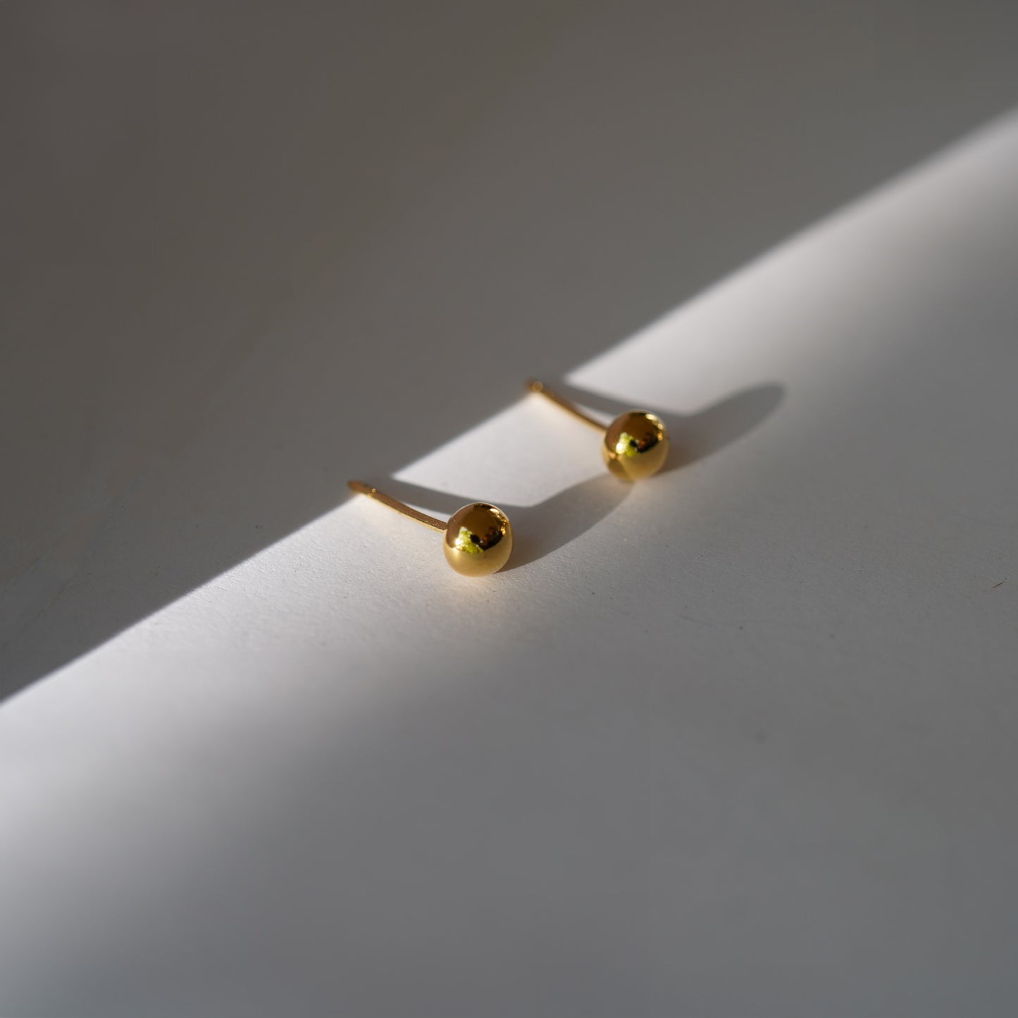 Essential gold studs
