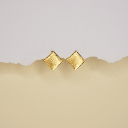 Scratch square studs