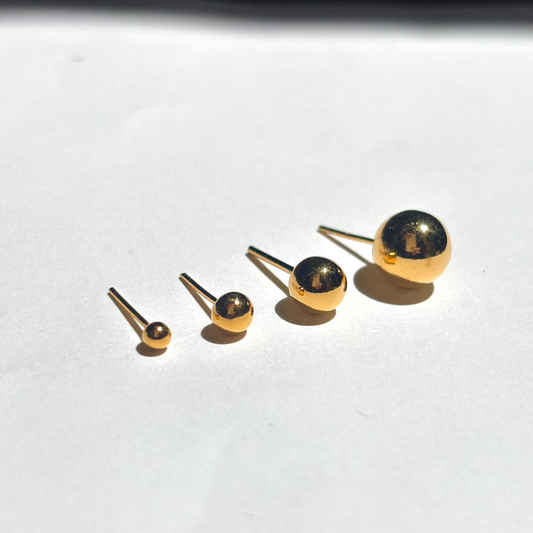 Essential gold studs
