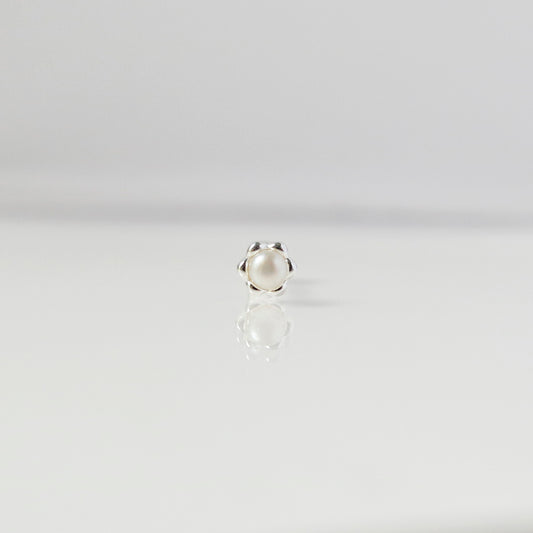 Blossom pearl piercing